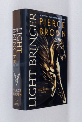 Item #0003696 Light Bringer; A Red Rising Novel. Pierce Brown